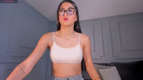 Snapshot of bonnyrosex chatting on December 2025 05:53:01 PM Bonny online show from December 2025 05:53:01 PM