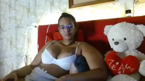 Queen Bon Vivantt online show from December 2024 01:17:02 PM