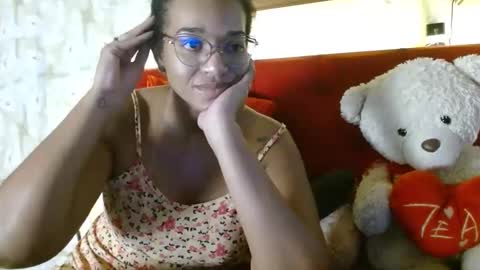 Queen Bon Vivantt online show from February 2025 05:10:02 PM