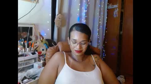 Queen Bon Vivantt online show from February 2025 12:03:01 AM