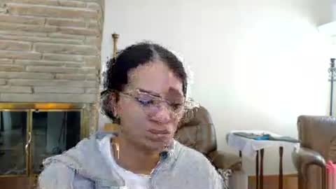 Queen Bon Vivantt online show from December 2025 03:30:02 PM