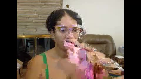 Queen Bon Vivantt online show from December 2025 03:07:01 PM