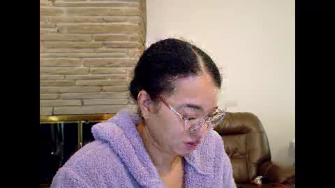 Queen Bon Vivantt online show from January 2026 04:09:01 PM