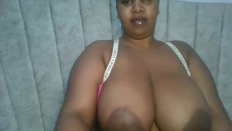 Snapshot of boobberry01 chatting on August 2026 01:37:01 AM Berry online show from August 2026 01:37:01 AM