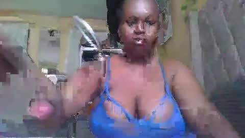 Snapshot of boobie_lovers_ chatting on March 2025 11:12:02 AM Caren online show from March 2025 11:12:02 AM