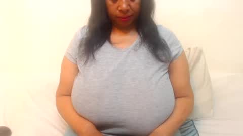 Snapshot of boobyqueen24 chatting on July 2026 04:37:02 AM boobyqueen online show from July 2026 04:37:02 AM