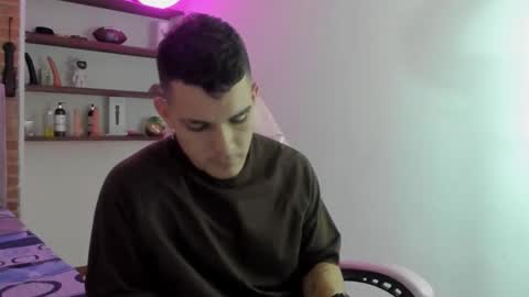 booyhott_ online show from December 2025 07:11:01 PM