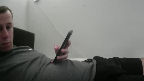 botisz01 online show from November 2025 07:04:01 PM