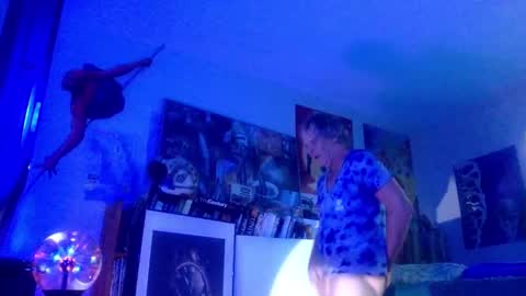 Bottomboo7 online show from October 2025 12:02:02 PM