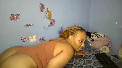 botty_queen online show from April 2026 08:36:02 PM