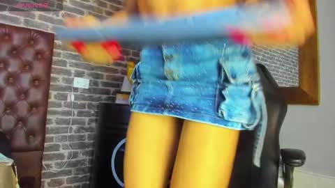 Snapshot of bouncing_bunnyxxx69 chatting on November 2025 07:03:02 AM bouncing_bunnyxxx69 online show from November 2025 07:03:02 AM