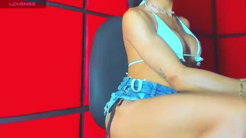 Snapshot of bouncing_bunnyxxx69 chatting on December 2025 04:08:02 AM bouncing_bunnyxxx69 online show from December 2025 04:08:02 AM