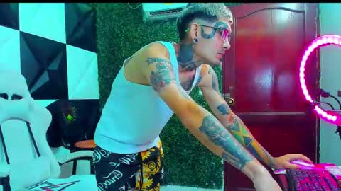 boy_tatto77 online show from March 2026 01:05:02 PM