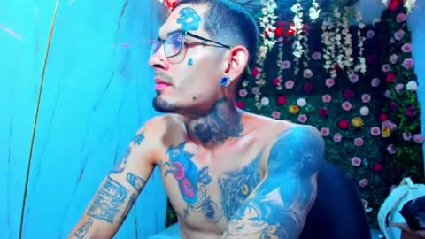 boy_tatto77 online show from April 2026 01:44:02 AM