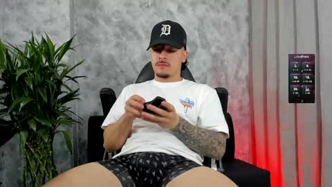 boyc02_ online show from December 2025 01:03:01 AM