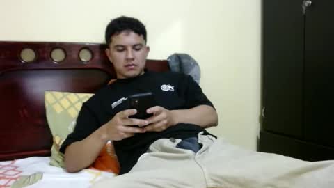 Snapshot of boyfit2023 chatting on February 2026 03:27:01 AM boyfit2023 online show from February 2026 03:27:01 AM