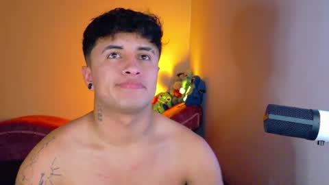 Snapshot of boylatin_777 chatting on July 2026 06:44:02 AM miguel online show from July 2026 06:44:02 AM