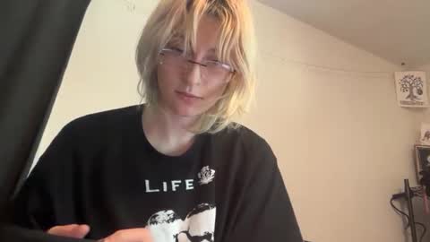 boywithbug online show from June 2026 05:18:01 PM