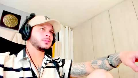 Mateo online show from November 2025 02:56:02 AM