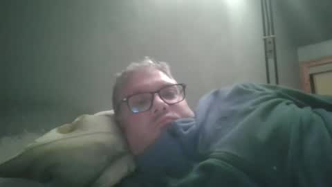 Snapshot of bozo81 chatting on September 2025 12:26:02 AM bozo81 online show from September 2025 12:26:02 AM