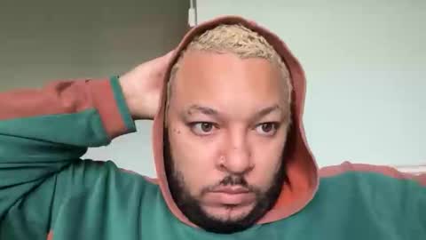 Snapshot of brad_368 chatting on December 2025 12:21:01 PM Brad online show from December 2025 12:21:01 PM