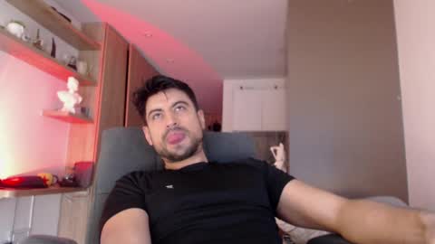 Bradley online show from September 2025 08:20:02 PM