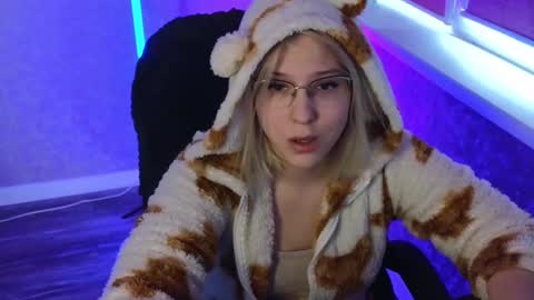 Snapshot of brandy__stars chatting on February 2025 04:07:01 AM Belle online show from February 2025 04:07:01 AM