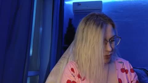 Snapshot of brandy__stars chatting on January 2026 10:39:02 AM Belle online show from January 2026 10:39:02 AM