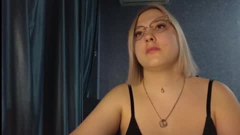 Snapshot of brandy__stars chatting on March 2026 02:22:02 PM Belle online show from March 2026 02:22:02 PM