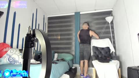 Instagram             twitter BRAN LOPEZ  online show from February 2025 09:37:01 AM