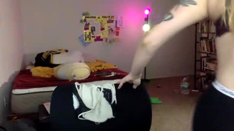 Snapshot of brattylittlemimi chatting on August 2026 12:53:02 AM Mimi Noire online show from August 2026 12:53:02 AM