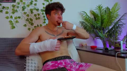 Johny Bravo online show from October 2025 01:07:01 PM