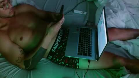 Breadcrumbsss online show from December 2025 12:49:02 AM