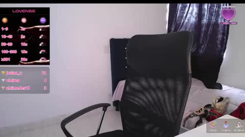 Snapshot of breathe333 chatting on January 2025 03:33:01 PM Ask me online show from January 2025 03:33:01 PM