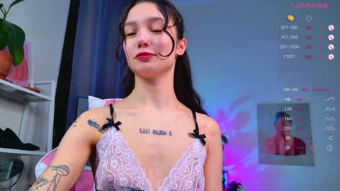 Ashley Dolce and Lou online show from November 2025 03:15:02 PM