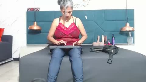 BRENDA VELASQUEZ online show from February 2025 01:08:02 PM