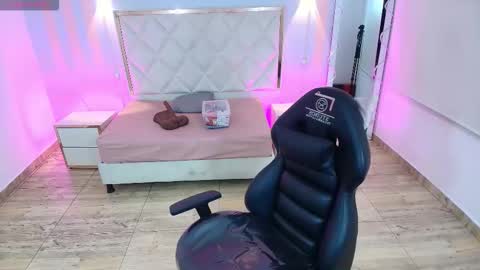 BRENDDA  online show from September 2025 03:19:01 AM