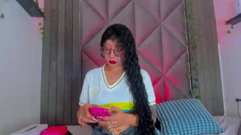 Snapshot of briaconner_ chatting on June 2026 02:54:02 AM B R I A online show from June 2026 02:54:02 AM