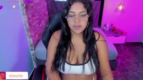 Snapshot of briana_z chatting on June 2026 03:28:01 AM BRIANA online show from June 2026 03:28:01 AM