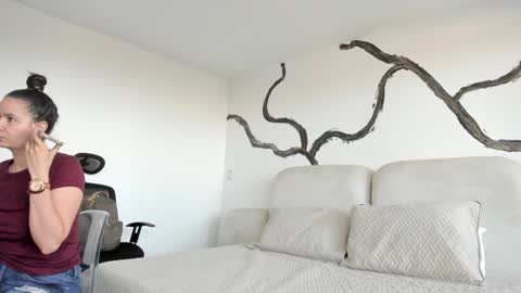    online show from January 2025 12:31:01 PM