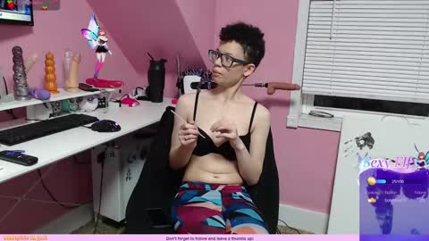 Strawberry online show from March 2025 12:54:02 AM