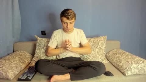 bristlebback online show from September 2025 04:18:01 PM