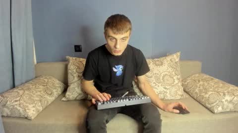 bristlebback online show from October 2025 04:40:01 PM