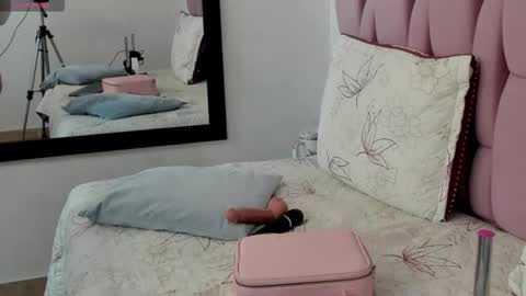 brithanyadams online show from November 2025 04:33:02 AM