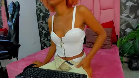 brithanyslim online show from November 2025 01:03:01 PM