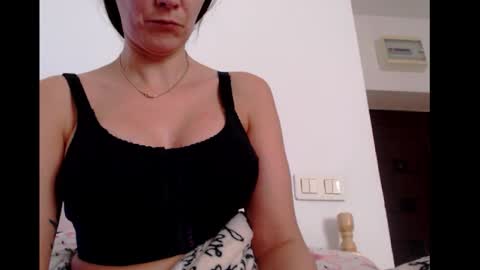 Snapshot of britneydivine chatting on October 2025 06:08:02 AM Britney online show from October 2025 06:08:02 AM