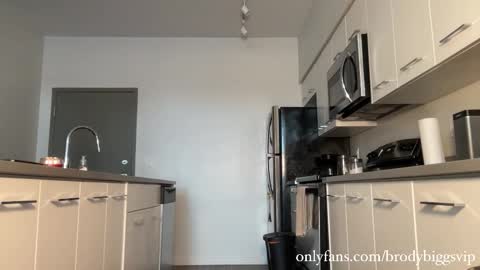 Snapshot of brodybiggs chatting on November 2025 08:19:01 PM Brody Biggs online show from November 2025 08:19:01 PM