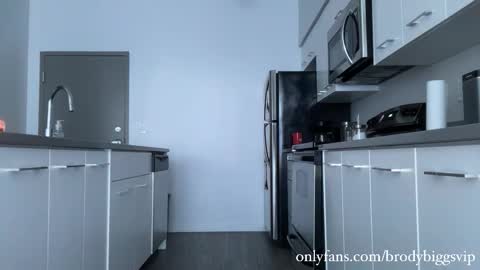 Snapshot of brodybiggs chatting on November 2025 08:19:01 PM Brody Biggs online show from November 2025 08:19:01 PM