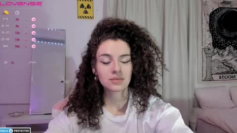 Snapshot of brookchills chatting on December 2024 06:15:02 PM Brook Help me collect 100 reactions online show from December 2024 06:15:02 PM