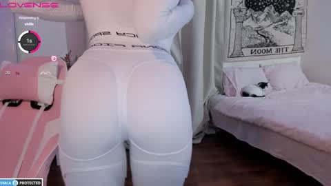 Snapshot of brookchills chatting on January 2025 11:34:02 PM Brook Help me collect 100 reactions online show from January 2025 11:34:02 PM